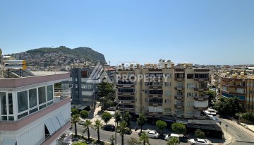 Большая квартира 1+1 в центре Алании, 65 м² с видом на крепость - Ракурс 9