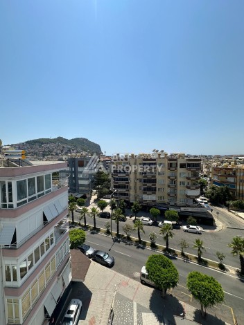 Большая квартира 1+1 в центре Алании, 65 м² с видом на крепость - Ракурс 8