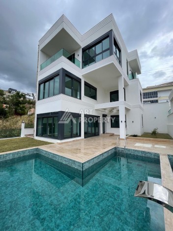 Роскошная вилла 3+1 в районе Каргыджак, 190 кв.м. - Ракурс 0