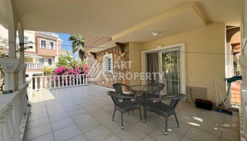 Просторная вилла 3+1 в комплексе в районе Инжекум - Ракурс 10