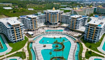 Квартира 4+1 в престижном ЖК, 180 кв.м. Турклер, Алания - Ракурс 3