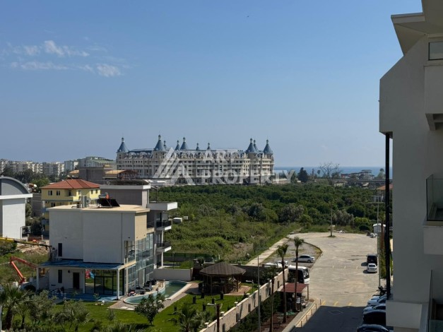 Квартира 4+1 в престижном ЖК, 180 кв.м. Турклер, Алания - Ракурс 27