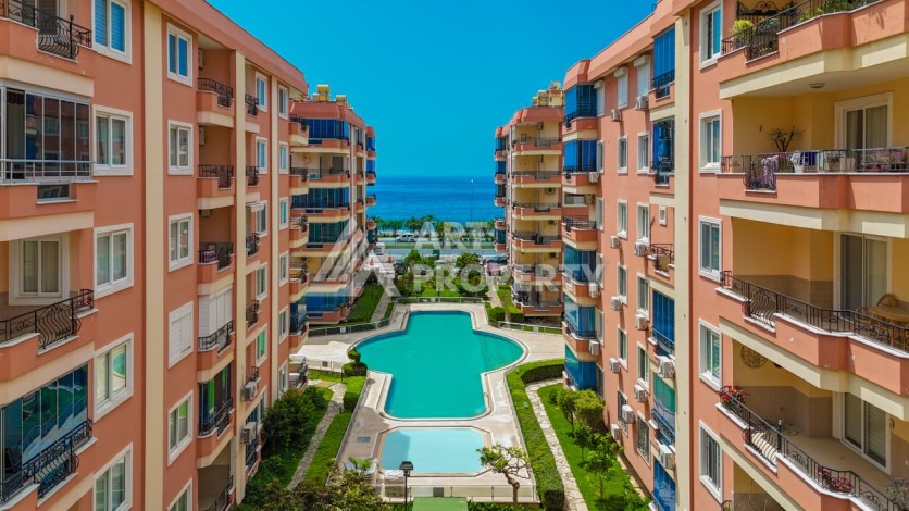 Квартира 2+1 с видом на море в Махмутларе, 105 кв.м. - Ракурс 2