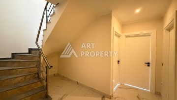 Двухуровневая квартира 3+1 в элитном районе Каргыджак, 200 метров до моря - Ракурс 18