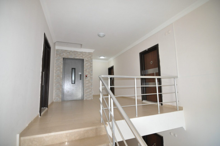 Дуплекс 4+1 в 200 метрах от моря в районе Кестель, 200 м2 - Ракурс 2