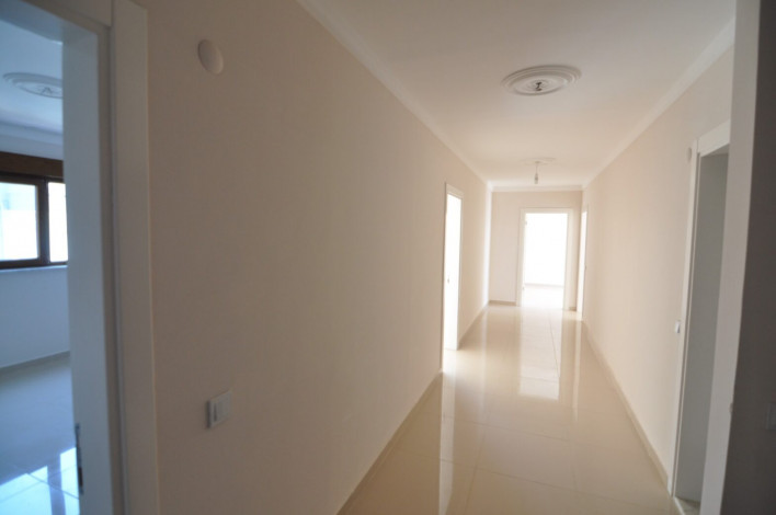 Дуплекс 4+1 в 200 метрах от моря в районе Кестель, 200 м2 - Ракурс 15