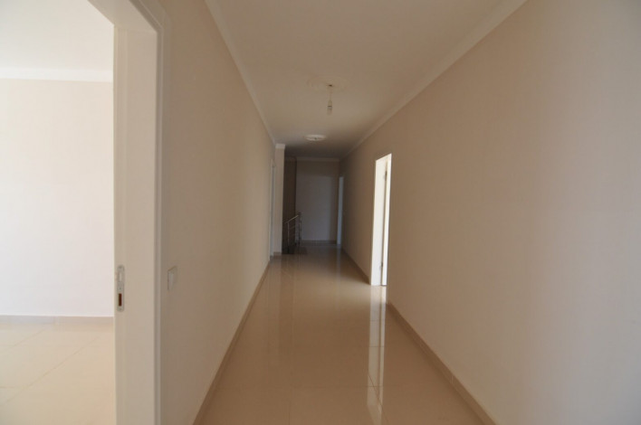 Дуплекс 4+1 в 200 метрах от моря в районе Кестель, 200 м2 - Ракурс 20