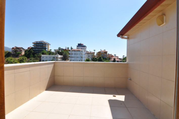 Дуплекс 4+1 в 200 метрах от моря в районе Кестель, 200 м2 - Ракурс 27