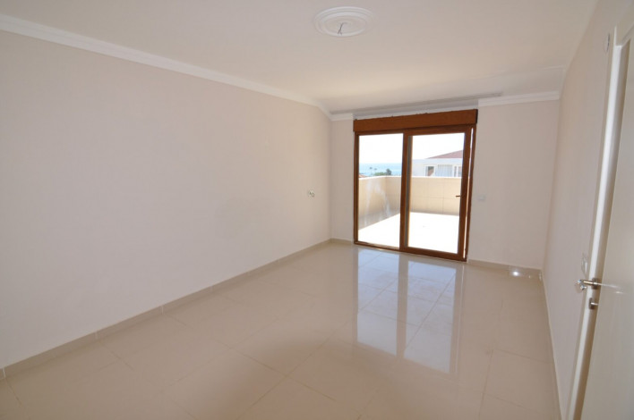 Дуплекс 4+1 в 200 метрах от моря в районе Кестель, 200 м2 - Ракурс 28