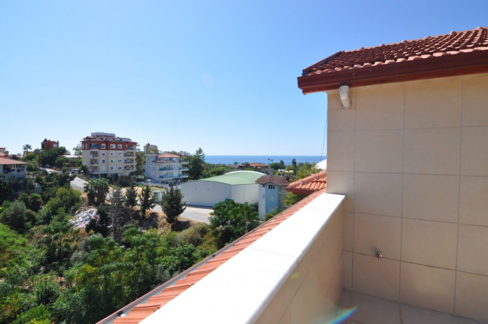 Дуплекс 4+1 в 200 метрах от моря в районе Кестель, 200 м2 - Ракурс 29