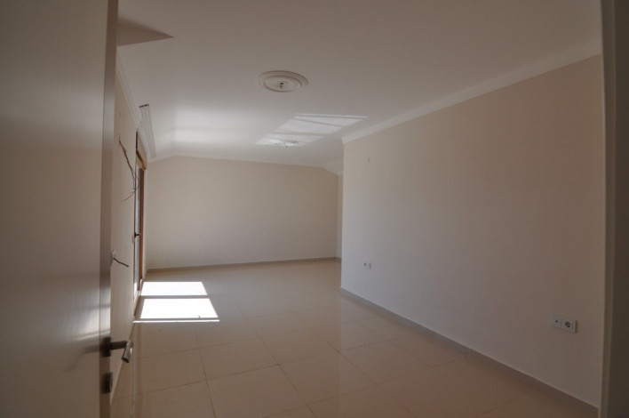 Дуплекс 4+1 в 200 метрах от моря в районе Кестель, 200 м2 - Ракурс 31