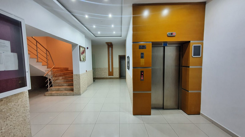 Меблированная двухкомнатная квартира в комплексе с полной инфраструктурой в районе Махмутлар , 65 м2 - Ракурс 3