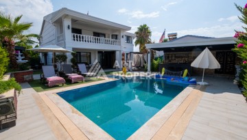 Вилла 4+2 с бассейном и садом, 220 кв.м.Турклер, Алания - Ракурс 1