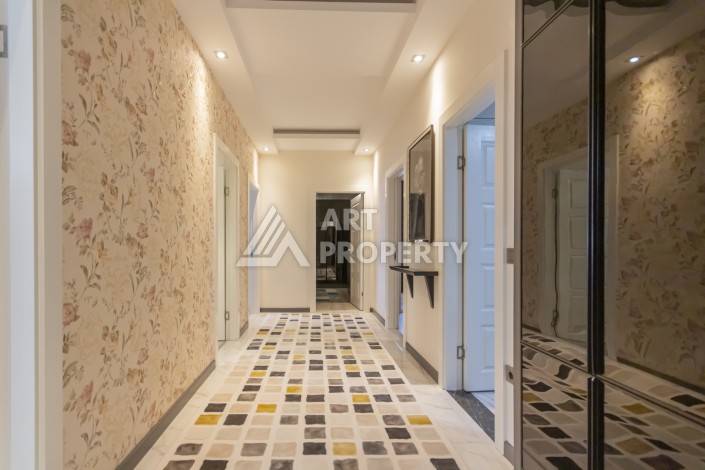 Большая квартира 3+1 с отдельной кухней в Махмутларе, 180 м² - Ракурс 1
