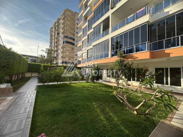Просторная квартира 1+1 с застекленным балконом, 65 кв.м. - Ракурс 1