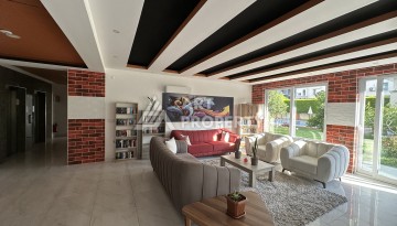 Просторная квартира 1+1 с застекленным балконом, 65 кв.м. - Ракурс 17