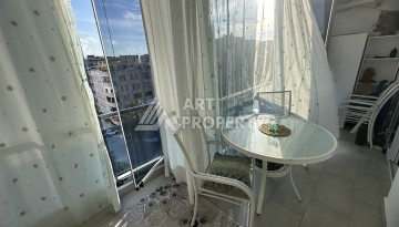 Просторная квартира 1+1 с застекленным балконом, 65 кв.м. - Ракурс 19