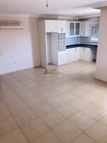 Просторная трехкомнатная квартира с инфраструктурой в зеленом районе Авсаллар, 105 м2 - Ракурс 5