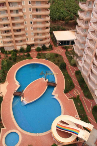 Просторная пятикомнатная квартира с хорошей инфраструктурой в Махмутлар, 240 м2 - Ракурс 2