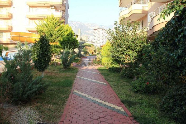 Просторная пятикомнатная квартира с хорошей инфраструктурой в Махмутлар, 240 м2 - Ракурс 4