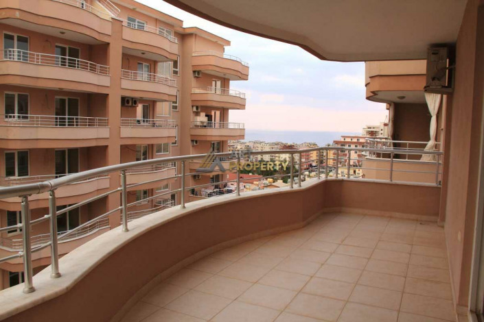 Просторная пятикомнатная квартира с хорошей инфраструктурой в Махмутлар, 240 м2 - Ракурс 5