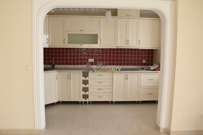 Просторная пятикомнатная квартира с хорошей инфраструктурой в Махмутлар, 240 м2 - Ракурс 9