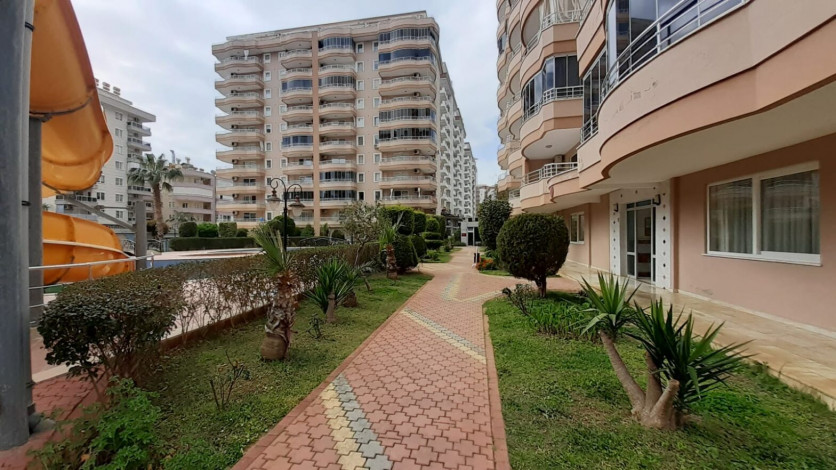 Просторная пятикомнатная квартира с хорошей инфраструктурой в Махмутлар, 240 м2 - Ракурс 15