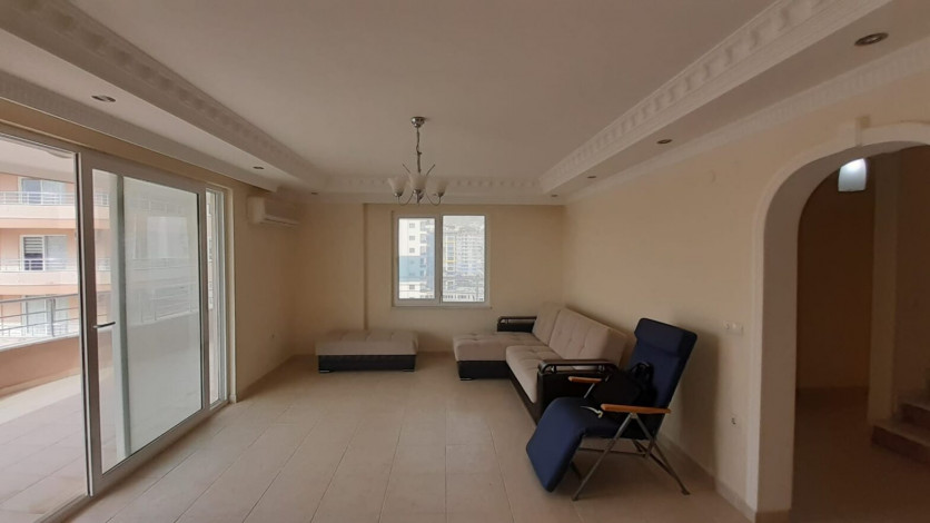 Просторная пятикомнатная квартира с хорошей инфраструктурой в Махмутлар, 240 м2 - Ракурс 20