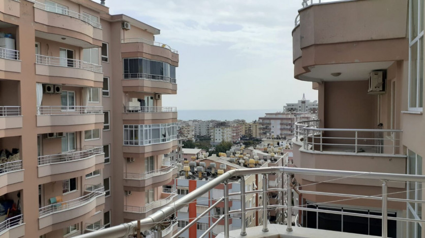 Просторная пятикомнатная квартира с хорошей инфраструктурой в Махмутлар, 240 м2 - Ракурс 21