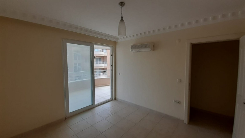 Просторная пятикомнатная квартира с хорошей инфраструктурой в Махмутлар, 240 м2 - Ракурс 26