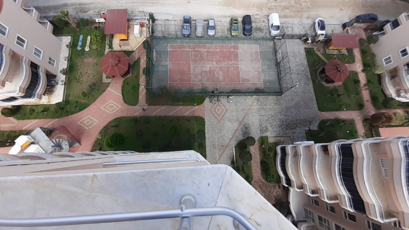 Просторная пятикомнатная квартира с хорошей инфраструктурой в Махмутлар, 240 м2 - Ракурс 27