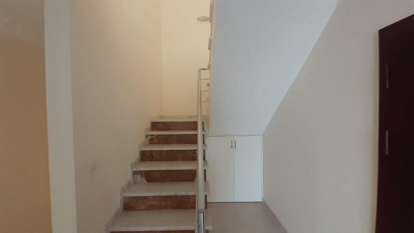 Просторная пятикомнатная квартира с хорошей инфраструктурой в Махмутлар, 240 м2 - Ракурс 29