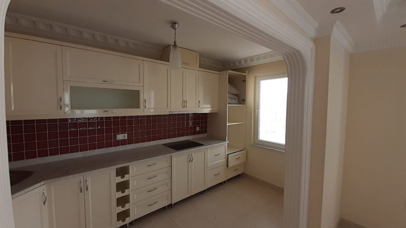 Просторная пятикомнатная квартира с хорошей инфраструктурой в Махмутлар, 240 м2 - Ракурс 31