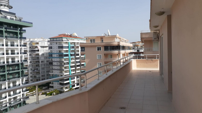 Просторная пятикомнатная квартира с хорошей инфраструктурой в Махмутлар, 240 м2 - Ракурс 36