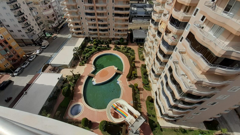 Просторная пятикомнатная квартира с хорошей инфраструктурой в Махмутлар, 240 м2 - Ракурс 43