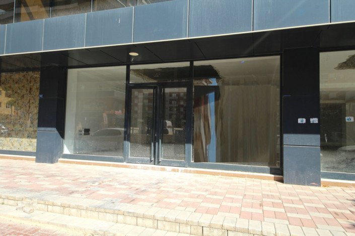 Двухэтажное коммерческое помещение в районе Махмутлар в 50 метрах от Барбаросса, 280 м2 - Ракурс 2