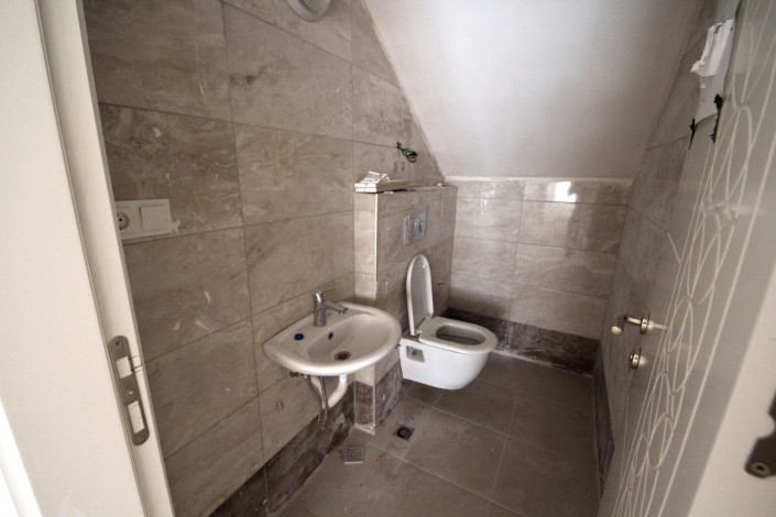 Двухэтажное коммерческое помещение в районе Махмутлар в 50 метрах от Барбаросса, 280 м2 - Ракурс 6