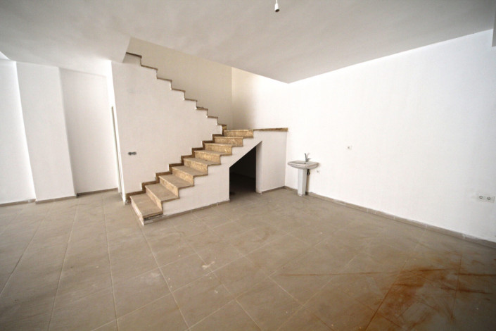 Двухэтажное коммерческое помещение в районе Махмутлар в 50 метрах от Барбаросса, 280 м2 - Ракурс 8