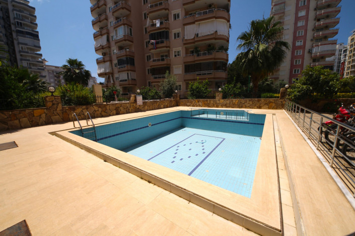 Просторная трехкомнатная квартира в центре района Махмутлар, 110 м2 - Ракурс 3