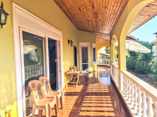 Просторная двухэтажная вилла 3+1 в районе Махмутлар, 230 м2 - Ракурс 2