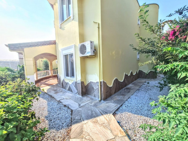 Просторная двухэтажная вилла 3+1 в районе Махмутлар, 230 м2 - Ракурс 3