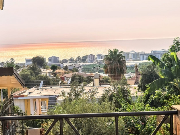 Просторная двухэтажная вилла 3+1 в районе Махмутлар, 230 м2 - Ракурс 4