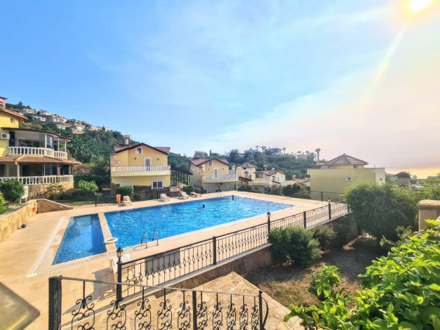 Просторная двухэтажная вилла 3+1 в районе Махмутлар, 230 м2 - Ракурс 6