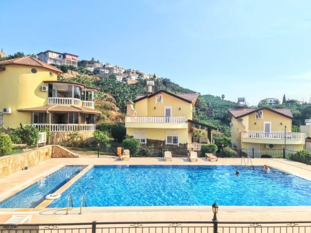 Просторная двухэтажная вилла 3+1 в районе Махмутлар, 230 м2 - Ракурс 8