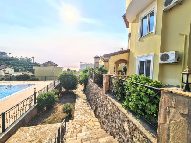 Просторная двухэтажная вилла 3+1 в районе Махмутлар, 230 м2 - Ракурс 9