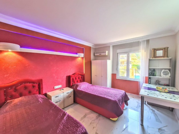 Просторная двухэтажная вилла 3+1 в районе Махмутлар, 230 м2 - Ракурс 17