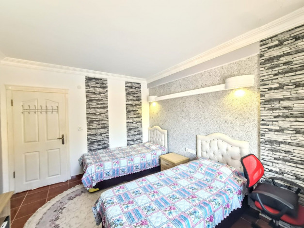 Просторная двухэтажная вилла 3+1 в районе Махмутлар, 230 м2 - Ракурс 22