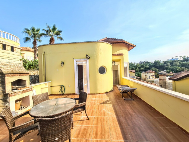 Просторная двухэтажная вилла 3+1 в районе Махмутлар, 230 м2 - Ракурс 23