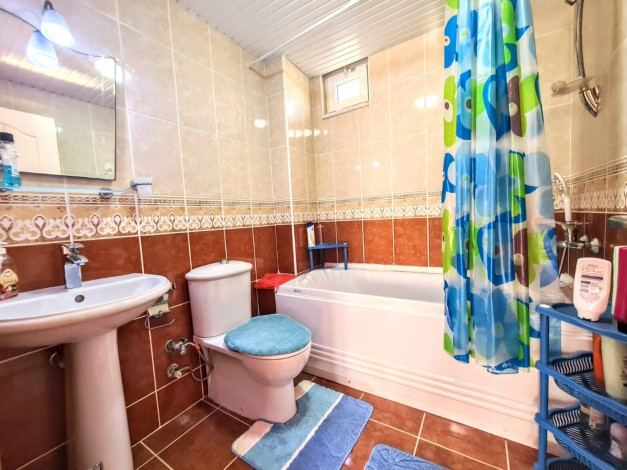 Просторная двухэтажная вилла 3+1 в районе Махмутлар, 230 м2 - Ракурс 25