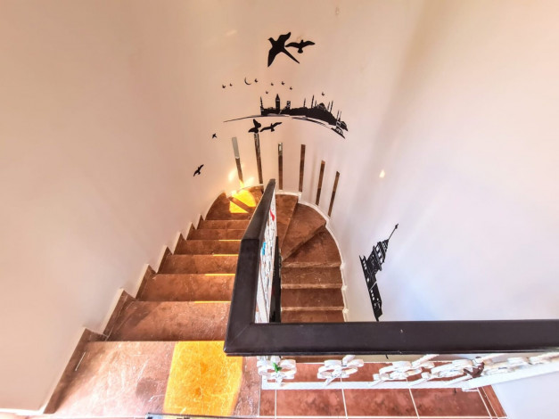 Просторная двухэтажная вилла 3+1 в районе Махмутлар, 230 м2 - Ракурс 26